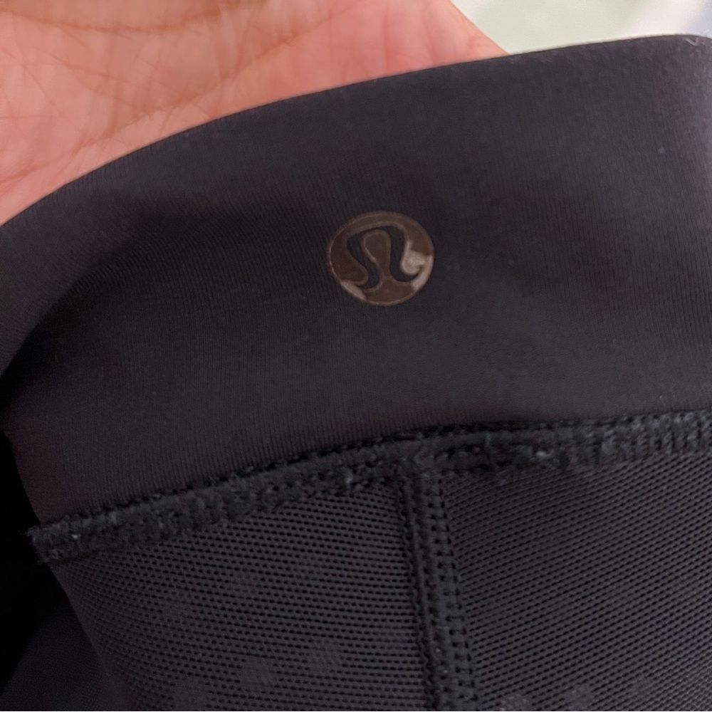 Lululemon Womens Black Mesh Capri Crop Leggings 6 - Picture 8 of 9